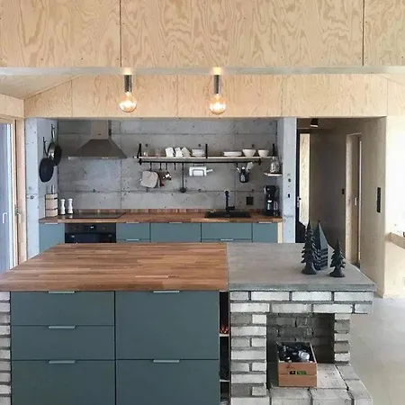 Unique, Modern With A Stunning View סוגנדל