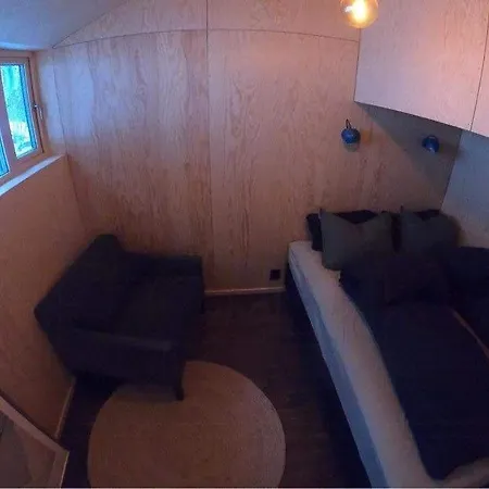 Unique, Modern With A Stunning View 度假居 *